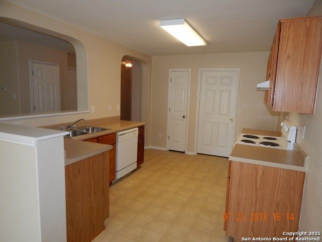 Image 4 of 24 For 7127 Comet Manor