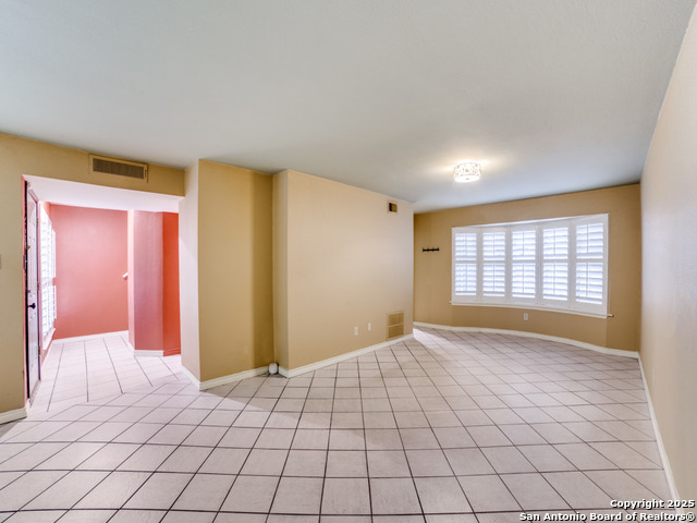 Image 6 of 33 For 7711 Callaghan  302