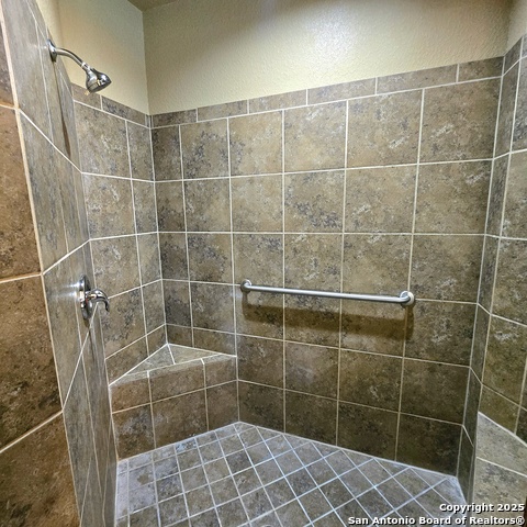 Image 15 of 29 For 13700 Trailside Ln