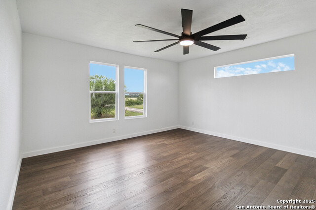 Listing photo id 15 for 176 County Road 4631