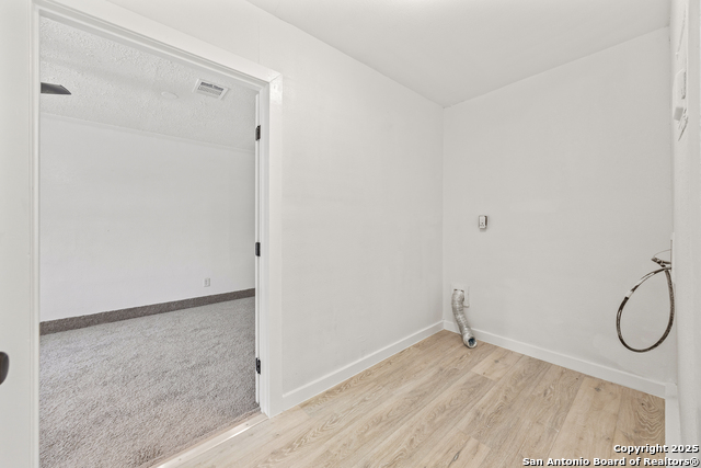 Image 18 of 25 For 4819 Tennyson Dr