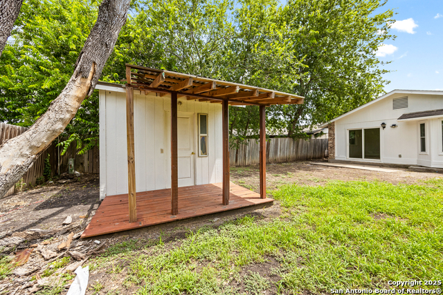 Image 23 of 25 For 4819 Tennyson Dr