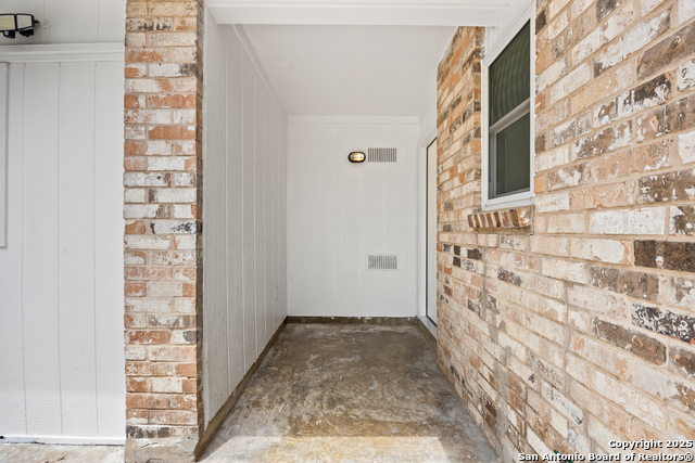 Image 4 of 25 For 4819 Tennyson Dr