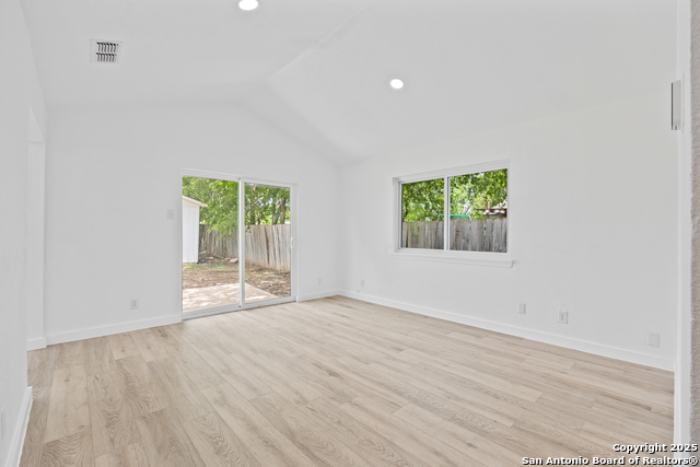 Image 7 of 25 For 4819 Tennyson Dr