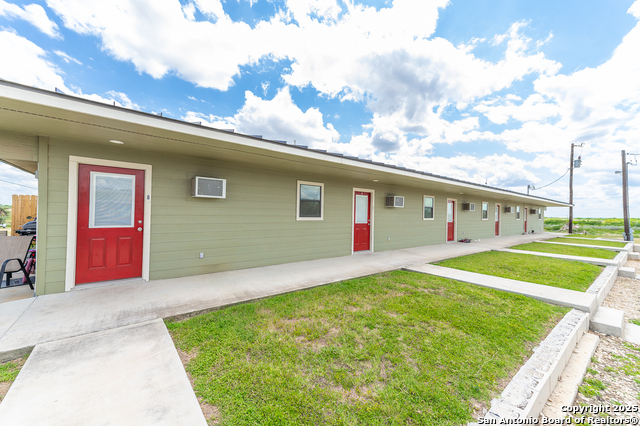 Details for 2893 Highway 83 N  F, Uvalde, TX 78801