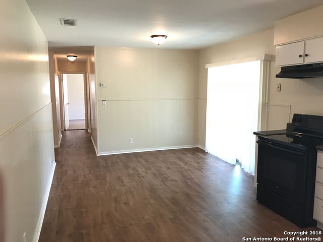 Image 7 of 22 For 5874 Castle Run Dr