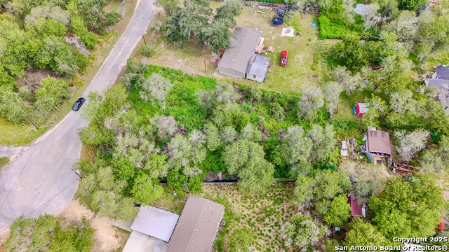 Listing photo id 13 for 23030 Dream View Dr