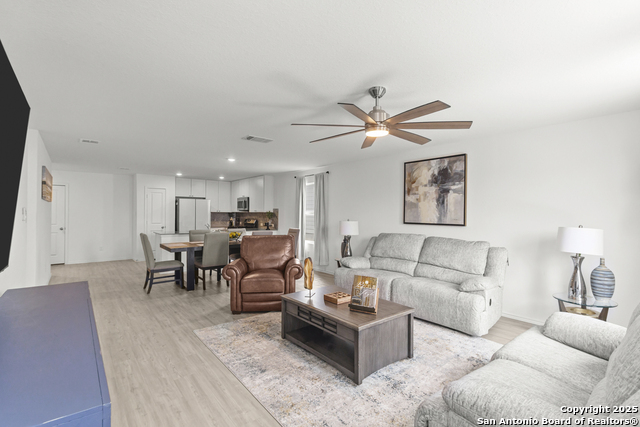 Image 17 of 32 For 7022 Serf Pl