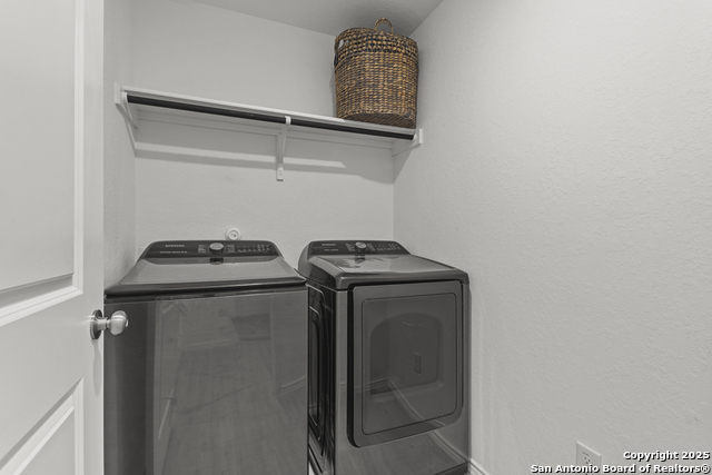 Image 18 of 32 For 7022 Serf Pl