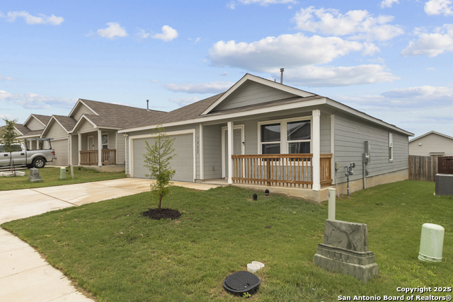 Image 2 of 32 For 7022 Serf Pl