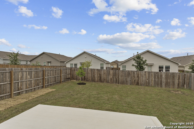 Image 25 of 32 For 7022 Serf Pl