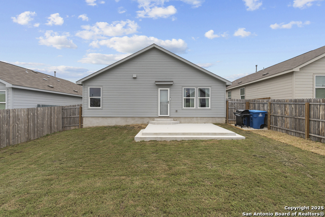 Image 26 of 32 For 7022 Serf Pl