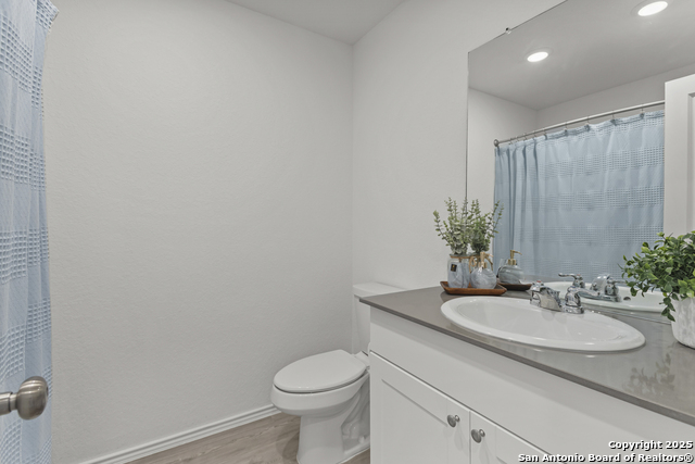 Image 8 of 32 For 7022 Serf Pl