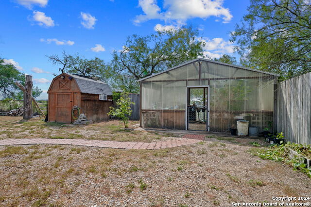 Image 10 of 61 For 1206 Haeckerville Rd