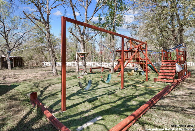 Image 14 of 61 For 1206 Haeckerville Rd