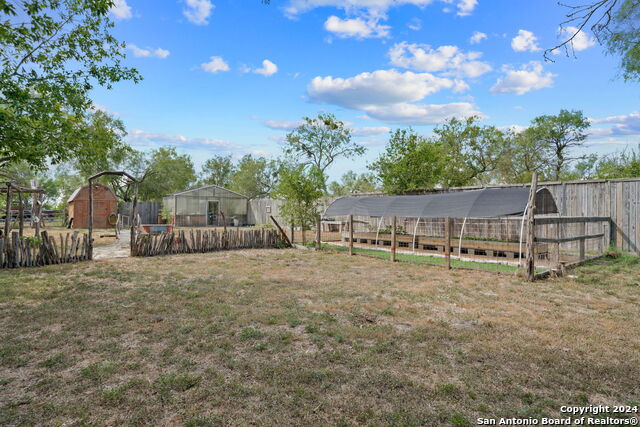 Image 16 of 61 For 1206 Haeckerville Rd