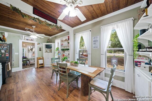 Image 21 of 61 For 1206 Haeckerville Rd
