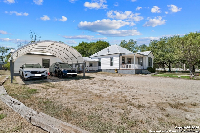 Image 4 of 61 For 1206 Haeckerville Rd