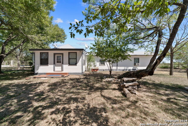 Image 6 of 61 For 1206 Haeckerville Rd