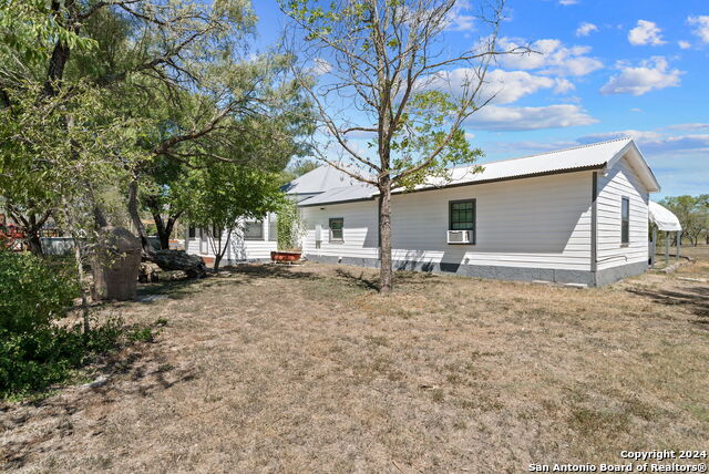 Image 7 of 61 For 1206 Haeckerville Rd