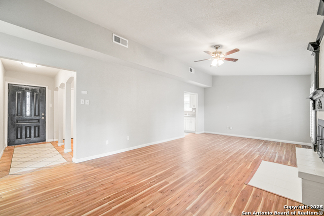 Image 4 of 17 For 5127 Alderton St.