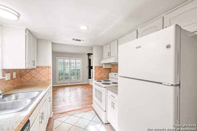Image 7 of 17 For 5127 Alderton St.