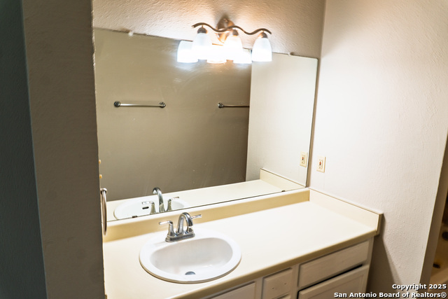 Image 14 of 16 For 13207 Larkwalk St