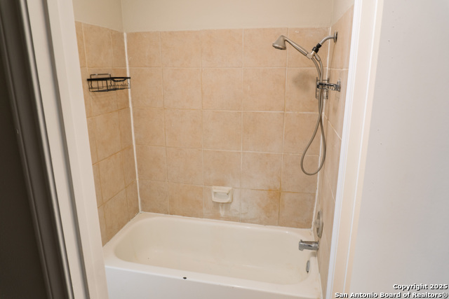Image 15 of 16 For 13207 Larkwalk St