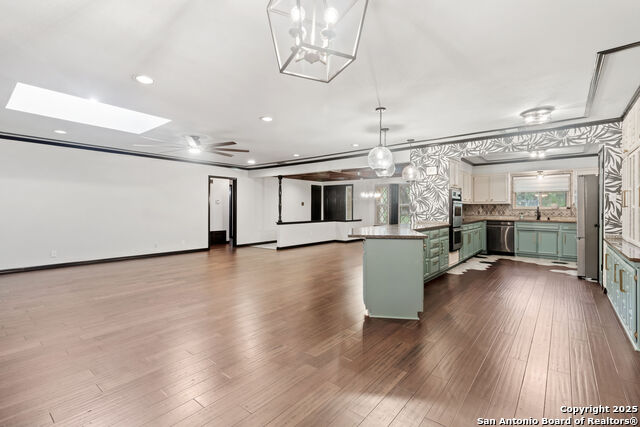Image 5 of 19 For 28160 Windwood Drive East  1