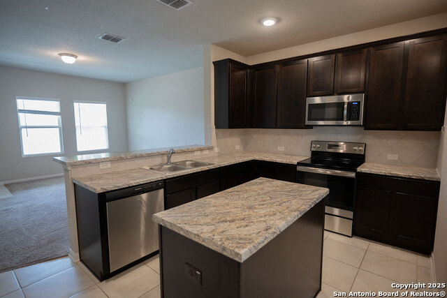 Image 4 of 29 For 7210 Archers Grove
