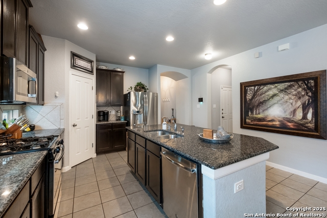 Image 5 of 32 For 8511 Sandy Meadows