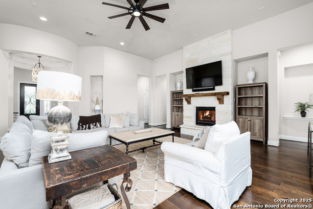 Image 4 of 22 For 2618 Red Bud Way