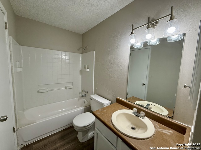 Listing photo id 6 for 3547 Lake Tahoe