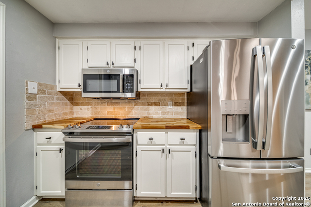 Image 15 of 25 For 12527 Valle De Zavala
