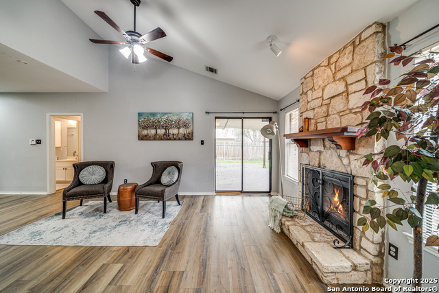 Image 4 of 25 For 12527 Valle De Zavala