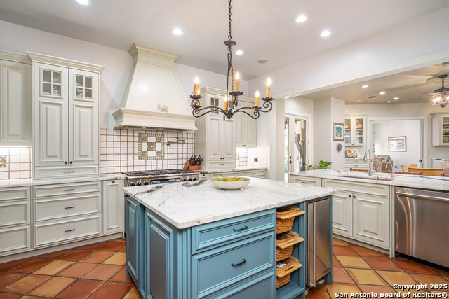 Image 16 of 55 For 815 Old Boerne Road