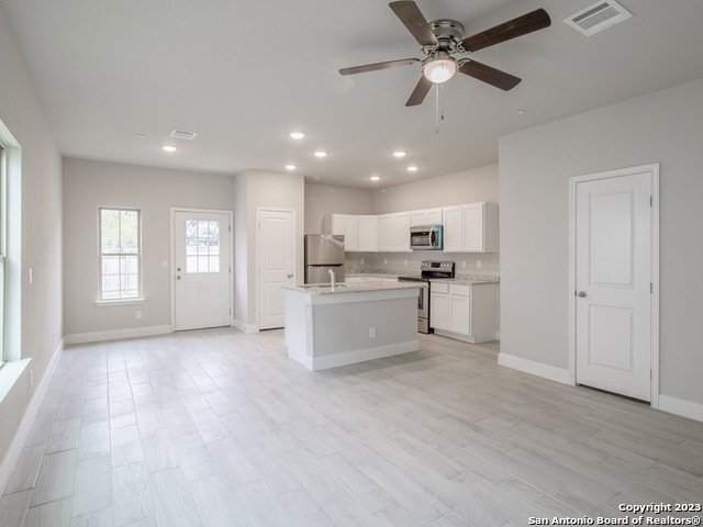 Image 3 of 21 For 7507 Savannah Brooks  7507