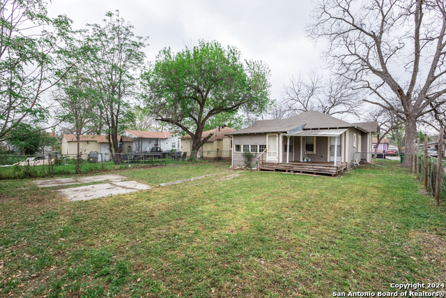 Listing photo id 9 for 1715 Santa Anna