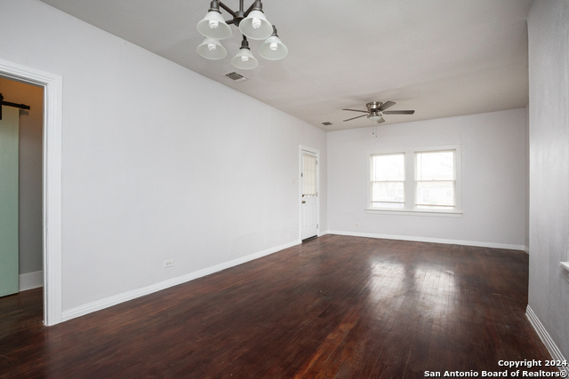 Listing photo id 1 for 1715 Santa Anna