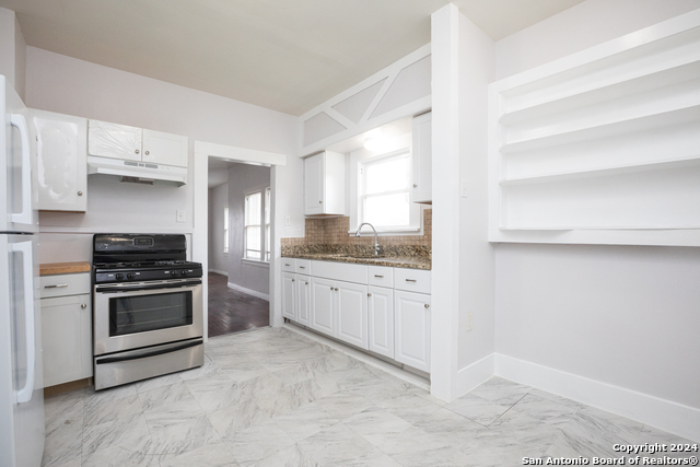 Listing photo id 2 for 1715 Santa Anna