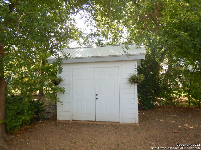 Image 17 of 18 For 404 Nell Deane Blvd