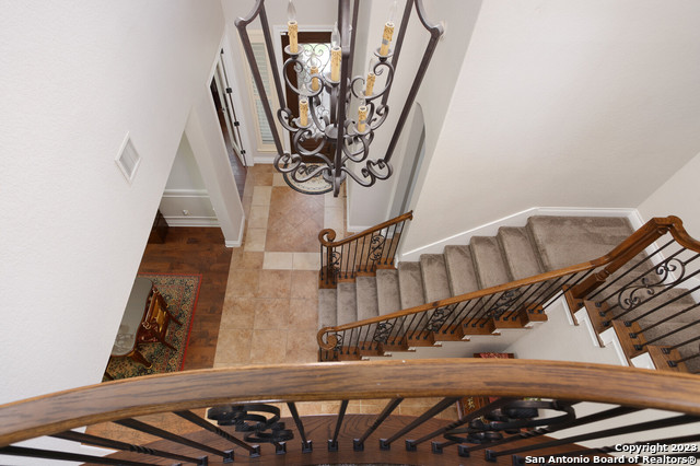 Image 17 of 37 For 502 Canyon Rise