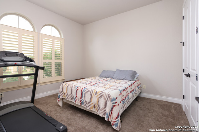 Image 32 of 37 For 502 Canyon Rise
