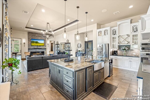 Listing photo id 5 for 742 Pacific