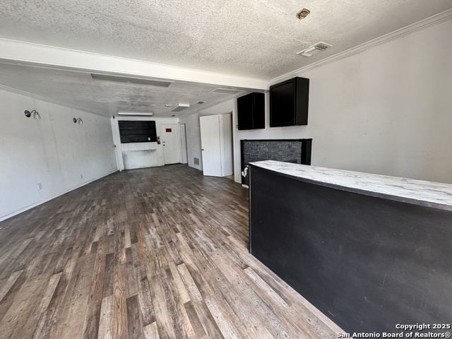 Image 3 of 9 For 6617 Flores S