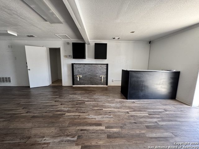 Image 4 of 9 For 6617 Flores S