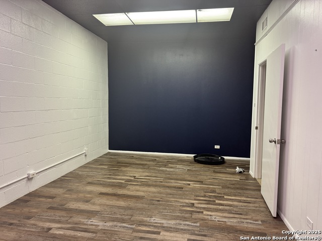 Image 7 of 9 For 6617 Flores S