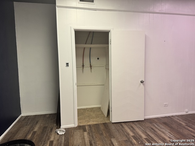 Image 8 of 9 For 6617 Flores S