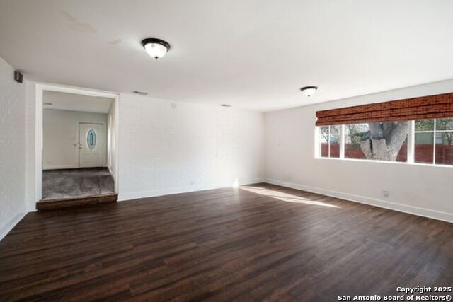 Image 10 of 42 For 302 Shadwell Drive