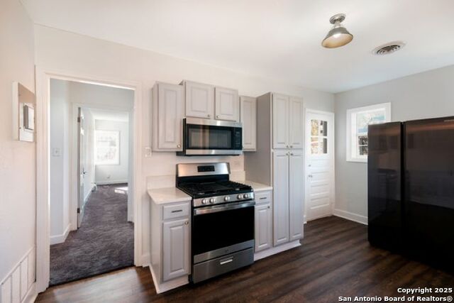 Image 15 of 42 For 302 Shadwell Drive